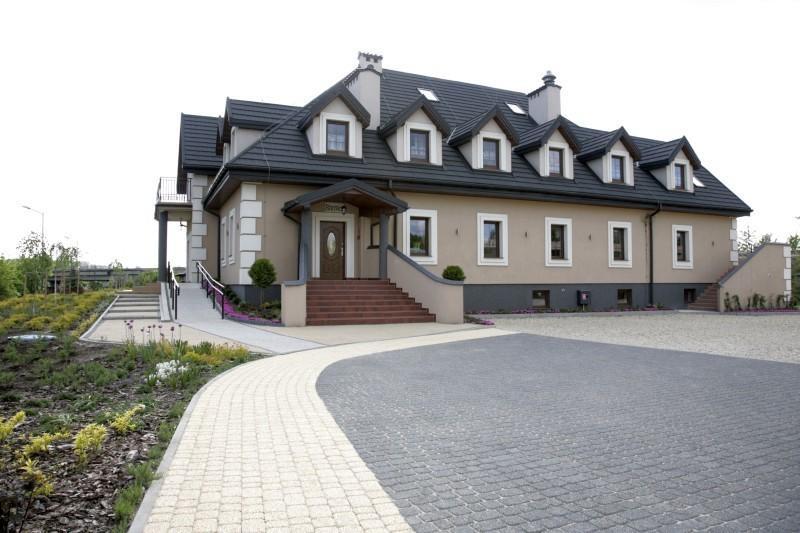 Malinowy Dwor Hotel Ruda Slaska Exterior photo