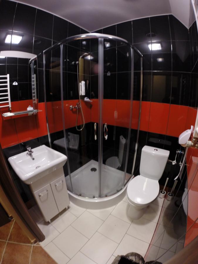 Malinowy Dwor Hotel Ruda Slaska Room photo